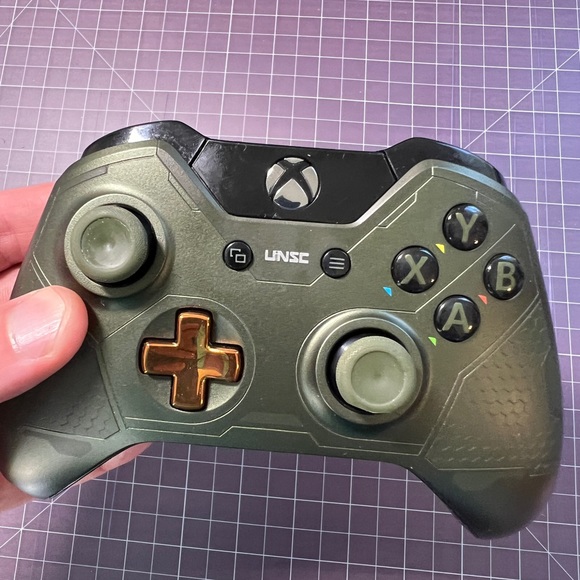 special edition Master Chief controller from the Halo 5 - Picture 9 of 9